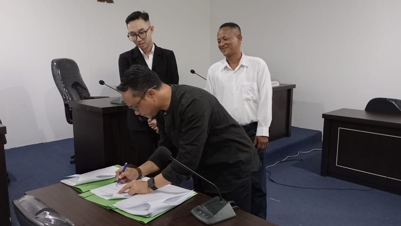 FOTO SIDANG SENGKETA INFORMASI an. SAHRUS SALIS